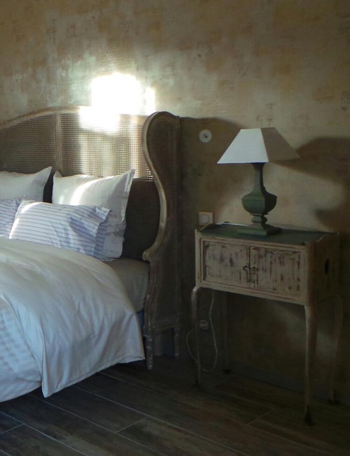 Bed and Breakfast Le Grand Cedre à Lolme Extérieur photo